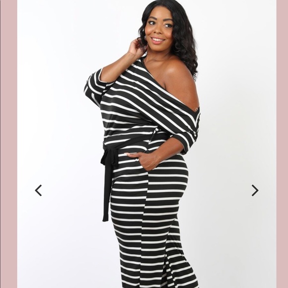 Plus size Shoulder to Shoulder Stripped Jumpsuit - Picture 1 of 3